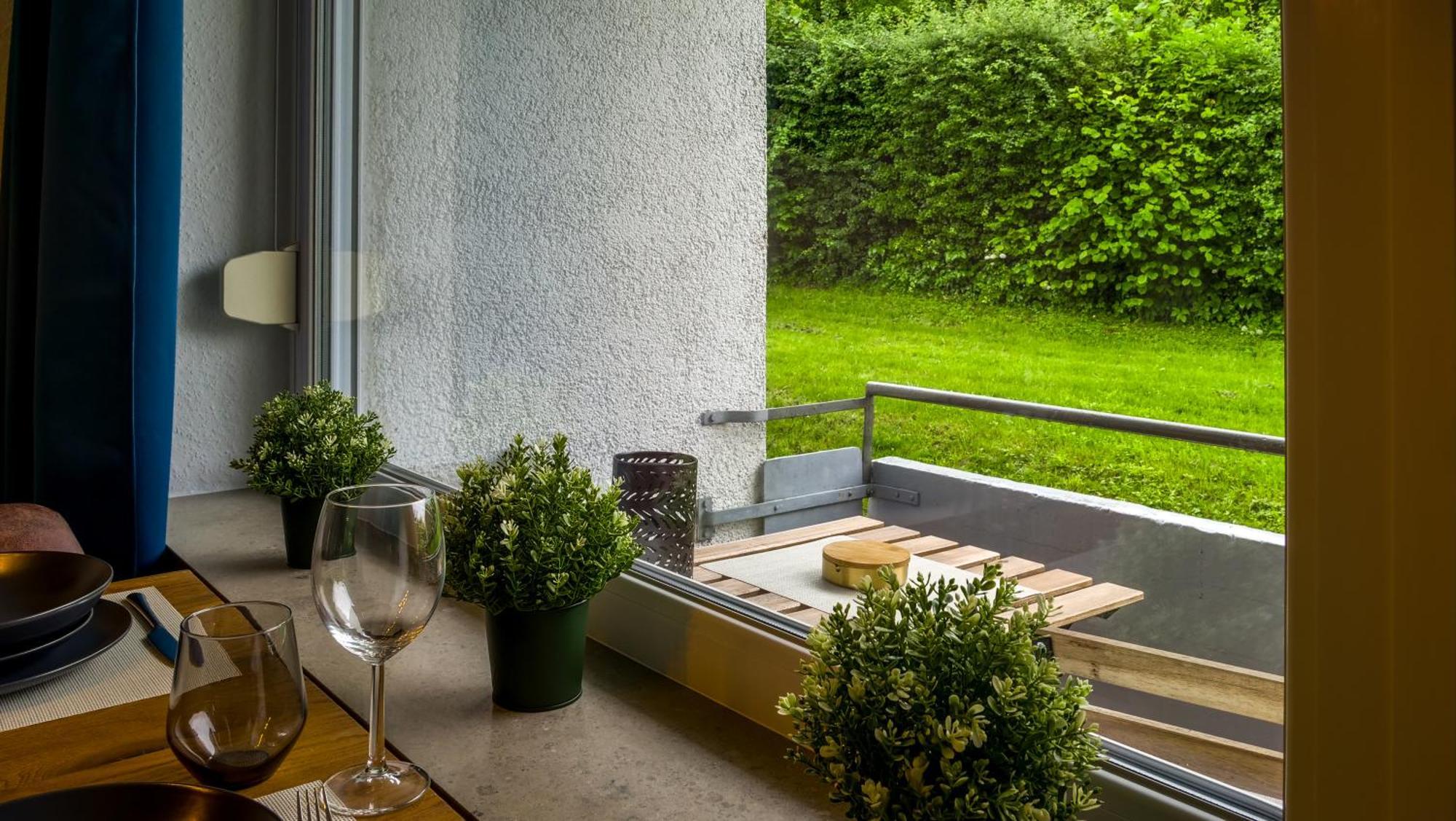 Gross, Modern, Zentrumsnah Mit Parkplatz Und Garten Ulm Kültér fotó